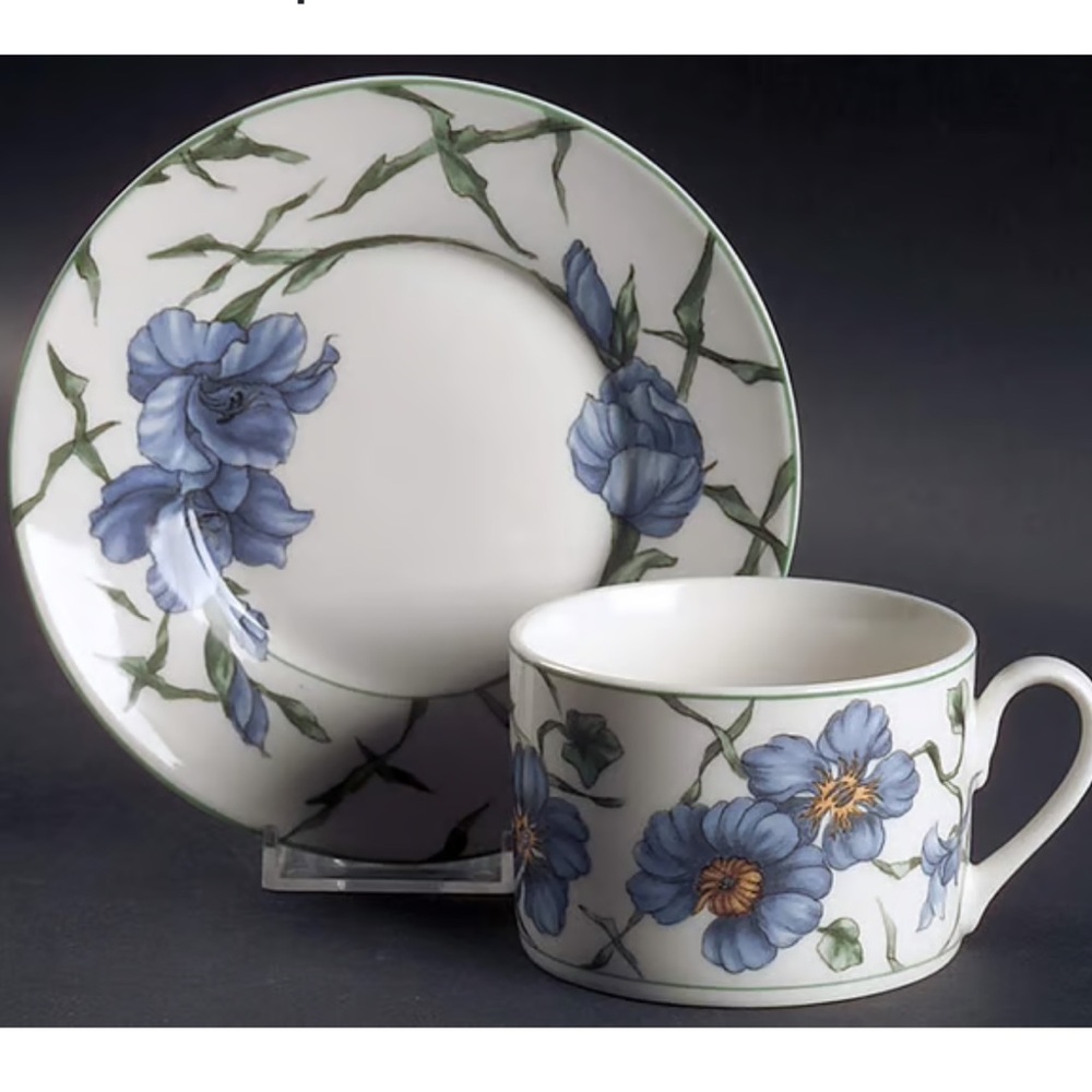 Rhapsody by RETRONEU Porcelain Floral Teacups & Saucer Set - Picture 10 of 10
